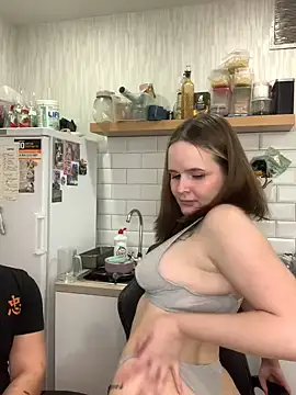 Pair of Gods  online show from February 2025 10:15:02 AM