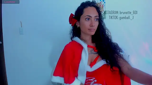 Snapshot of paula_brunette chatting on December 2024 03:38:02 AM paula brunette online show from December 2024 03:38:02 AM