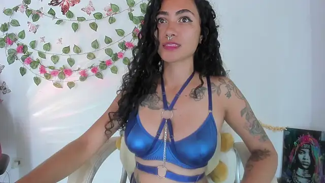 Snapshot of paula_brunette chatting on September 2025 03:10:02 AM paula brunette online show from September 2025 03:10:02 AM