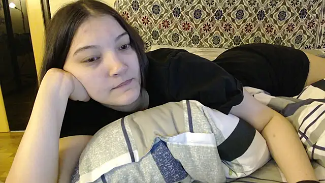 AlisaDevis online show from January 2025 12:10:01 PM