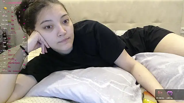 AlisaDevis online show from November 2025 01:37:02 PM