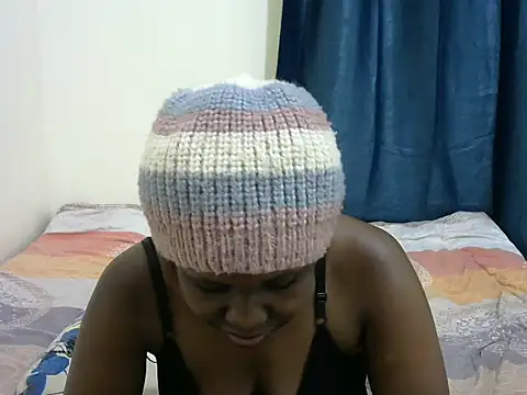 Kariselle- online show from March 2025 06:01:02 PM