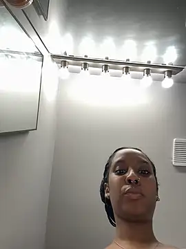 Your Paris online show from February 2025 01:15:01 AM