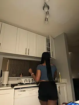 Your Paris online show from February 2025 02:59:02 AM