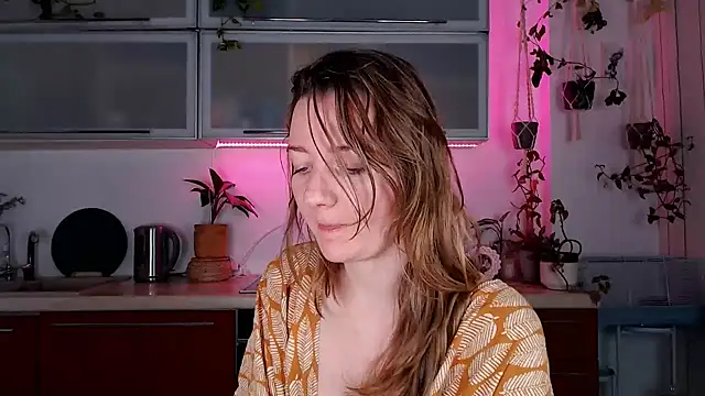 Elly Helly online show from December 2024 08:38:01 PM