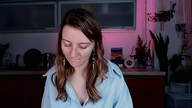 Elly Helly online show from January 2025 09:04:02 PM