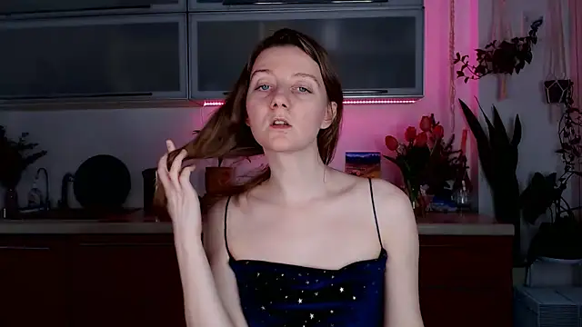 Elly Helly online show from January 2025 08:37:01 PM