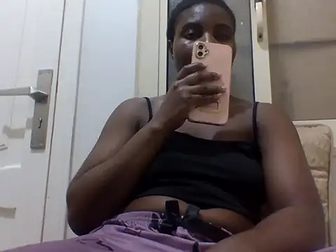 queenzuena online show from May 2026 09:01:02 PM