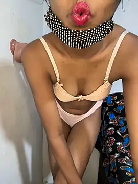 Snapshot of Little__Zara chatting on January 2025 06:14:01 PM Little  Zara online show from January 2025 06:14:01 PM