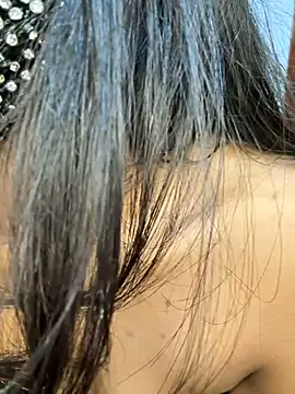 Snapshot of Little__Zara chatting on February 2025 09:34:02 PM Little  Zara online show from February 2025 09:34:02 PM