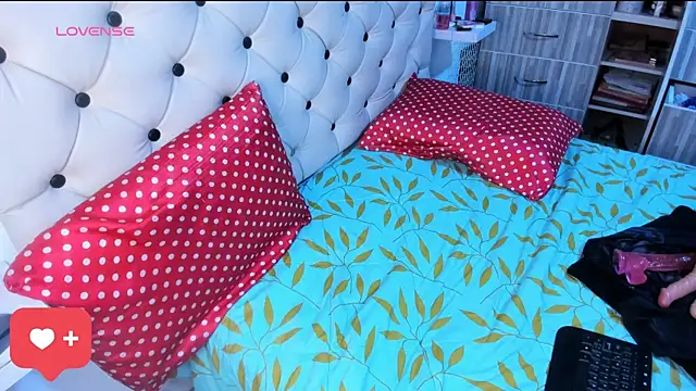 Krystal Cruz online show from March 2025 05:41:02 AM