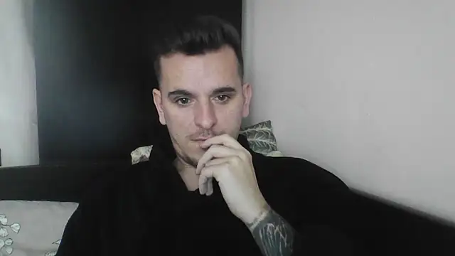 Huge cock22cm online show from March 2025 10:06:02 AM