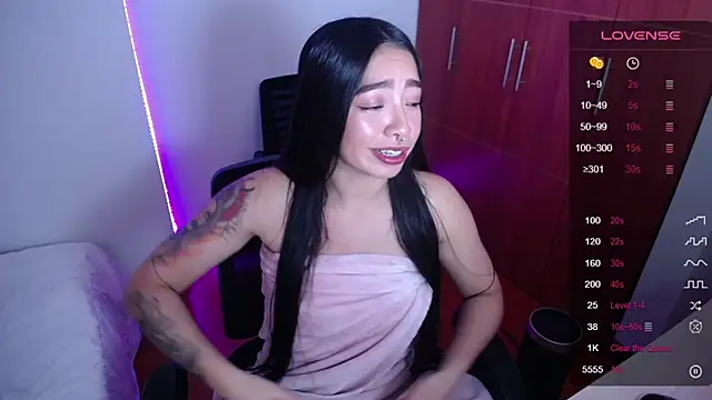 Snapshot of megan_bluee23 chatting on February 2025 03:16:01 PM megan bluee23 online show from February 2025 03:16:01 PM