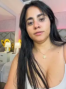 Brenda Garcia online show from November 2025 07:39:02 PM