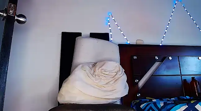 Snapshot of DanteSantoro chatting on January 2025 07:05:01 PM DanteSantoro online show from January 2025 07:05:01 PM