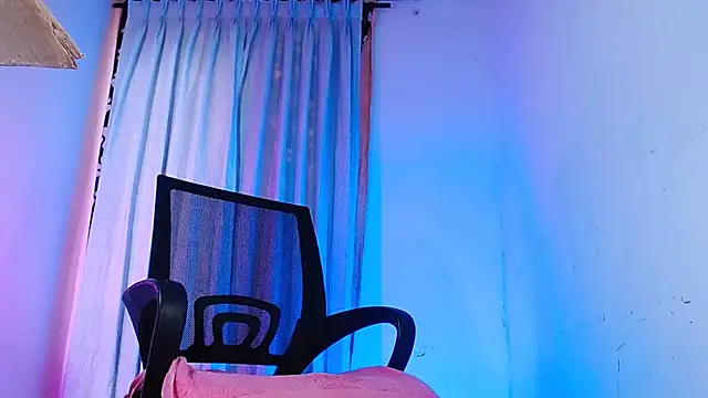 Snapshot of DanteSantoro chatting on February 2026 01:01:02 PM DanteSantoro online show from February 2026 01:01:02 PM