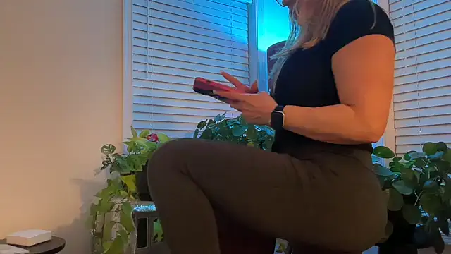 Milf Goddess online show from December 2025 08:09:02 AM