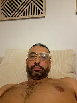 Snapshot of goldenhead1 chatting on February 2026 03:21:02 AM goldenhead1 online show from February 2026 03:21:02 AM