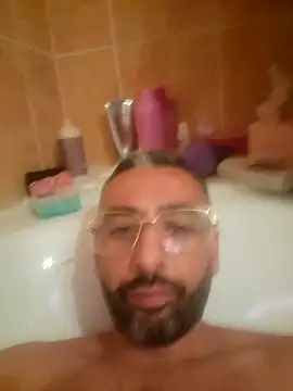 Snapshot of goldenhead1 chatting on February 2026 03:21:02 AM goldenhead1 online show from February 2026 03:21:02 AM