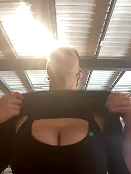 Luccreccia  online show from October 2025 08:24:01 AM