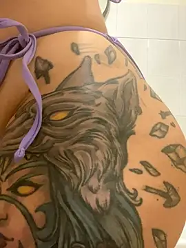 Luccreccia  online show from November 2025 09:43:01 AM