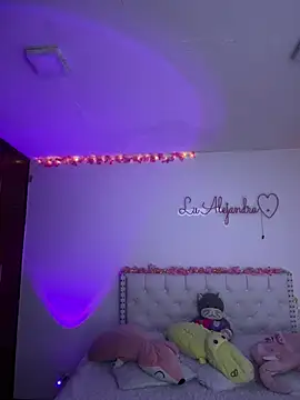 alee lenoxx online show from July 2026 09:50:01 PM