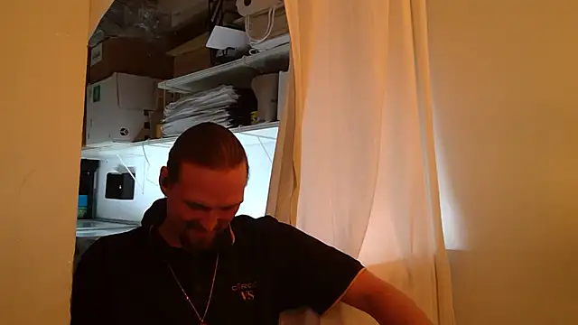 VitaminmanFL online show from November 2025 01:27:02 AM