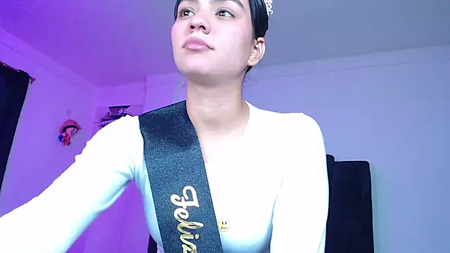 Ariel Zeo1 online show from November 2025 07:57:01 PM