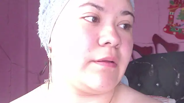 Snapshot of NikkiRous_ chatting on February 2025 12:28:01 PM NikkiRous online show from February 2025 12:28:01 PM