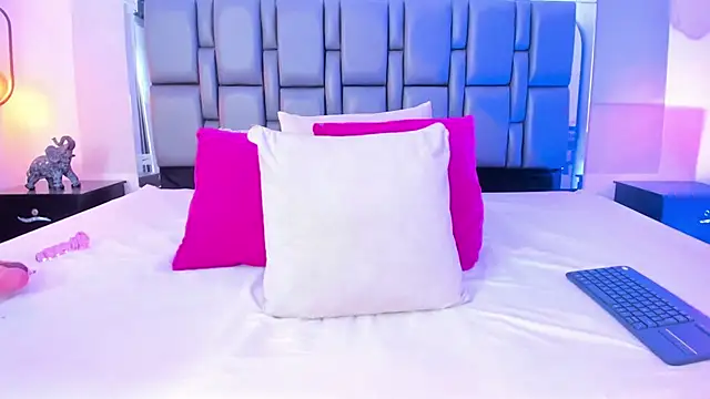 Emily Gil1 online show from March 2025 01:34:02 PM