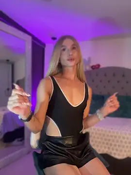 Snapshot of miaromanove_ss chatting on May 2026 03:24:02 AM miaromanove ss online show from May 2026 03:24:02 AM