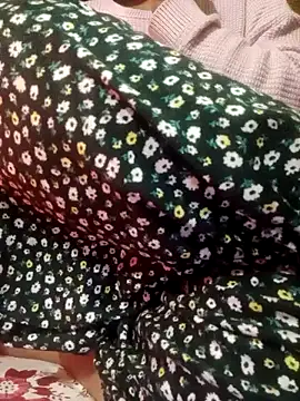 Im Cute online show from January 2025 06:24:02 PM