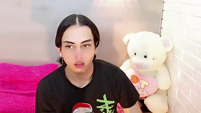 Daniela Pink  online show from November 2025 07:45:02 PM