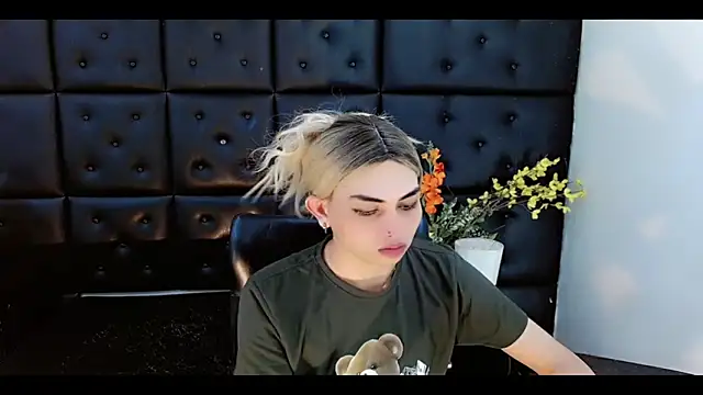 Daniela Pink  online show from February 2026 07:30:02 PM