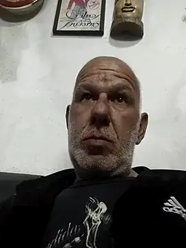 FabiQuilmes online show from September 2025 11:37:02 PM