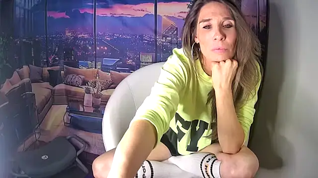 Snapshot of SarahStarr2020 chatting on November 2025 02:30:01 PM SarahStarr2020 online show from November 2025 02:30:01 PM