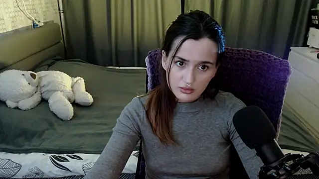 Snapshot of KiraYammy chatting on December 2024 10:21:02 PM KiraYammy online show from December 2024 10:21:02 PM