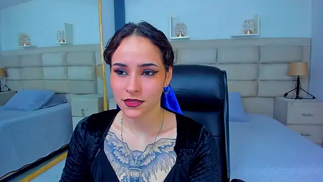 AnnyThompson  online show from October 2025 09:22:01 PM