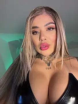 Snapshot of milaivanova chatting on November 2025 11:33:02 AM milaivanova online show from November 2025 11:33:02 AM