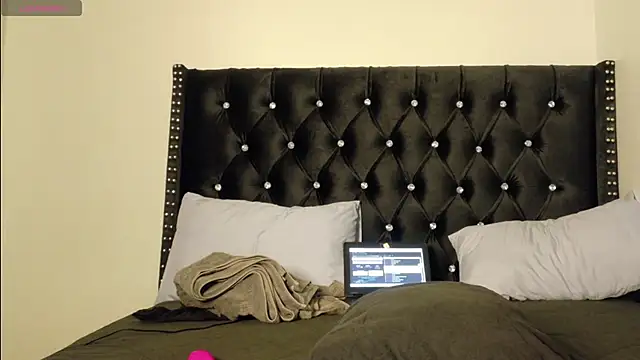 online bestie online show from November 2025 07:07:01 AM