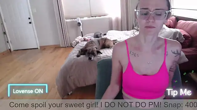 Snapshot of Plantbabeee chatting on May 2026 07:10:01 PM Plantbabeee online show from May 2026 07:10:01 PM