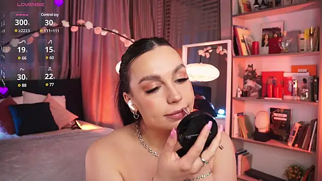 Snapshot of LunaNight chatting on March 2025 08:21:02 PM LunaNight online show from March 2025 08:21:02 PM