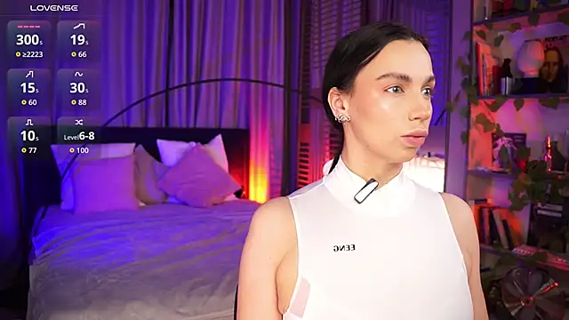 Snapshot of LunaNight chatting on November 2025 08:56:01 PM LunaNight online show from November 2025 08:56:01 PM