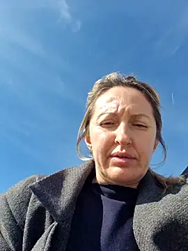 Miss    Mia  online show from November 2025 08:55:01 AM