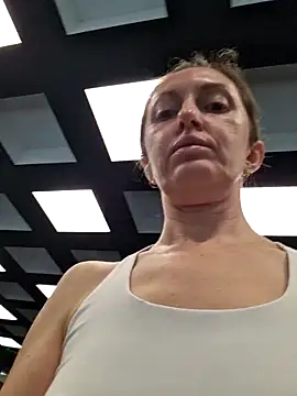 Miss    Mia  online show from February 2026 11:15:02 AM