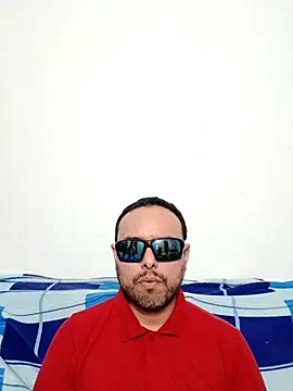 Snapshot of ElSunEagle chatting on April 2026 02:31:01 AM ElSunEagle online show from April 2026 02:31:01 AM