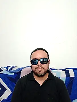 Snapshot of ElSunEagle chatting on May 2026 02:40:02 AM ElSunEagle online show from May 2026 02:40:02 AM