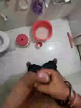 Snapshot of parank2021 chatting on February 2025 12:00:01 PM parank2021 online show from February 2025 12:00:01 PM