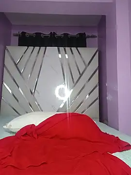 Pretty-queen123 online show from April 2026 10:32:01 AM