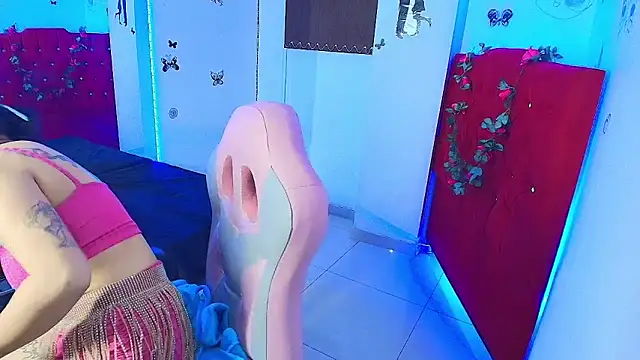 miahernadez303av online show from September 2025 02:22:02 AM